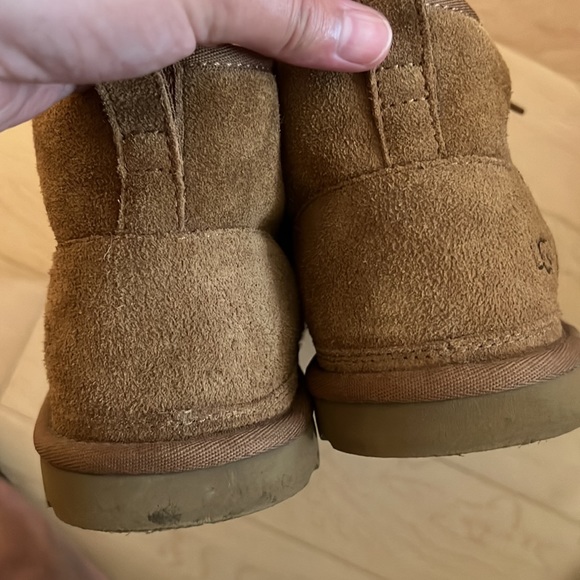 Mens Uggs ankle booties like new young adult wore like 5 times and outgrew. - Picture 8 of 8